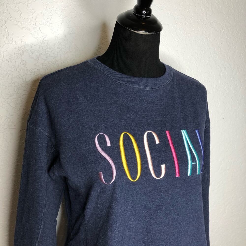 Wildfox navy blue SOCIAL embroidered sweatshirt size Extra Small XS - Picture 4 of 14
